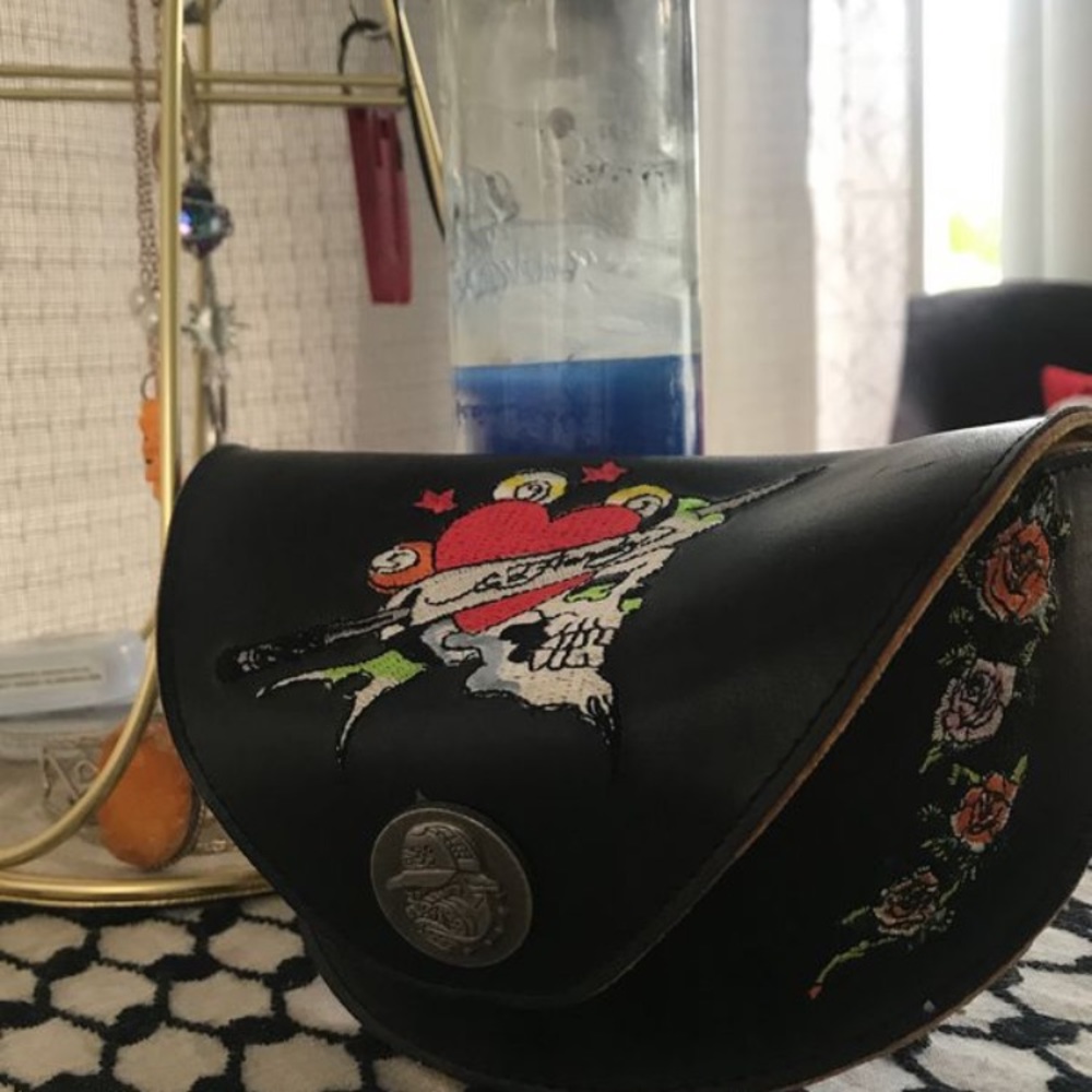 Ed hardy sunglasses case